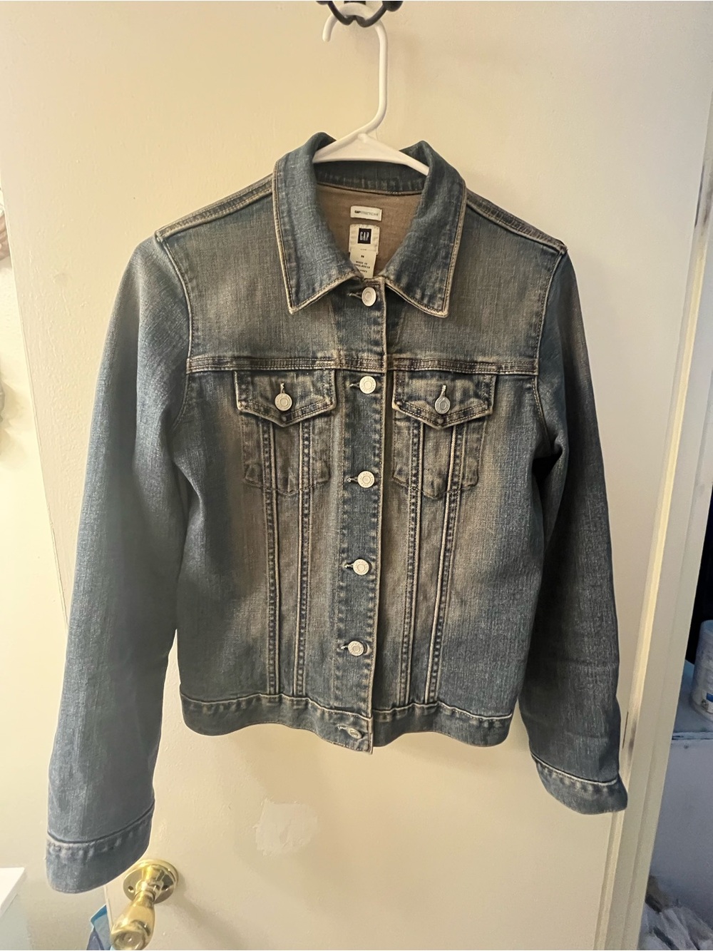 GAP Stretch Classic Women's Denim Jacket - Casual Trucker Style - Picture 2 of 4